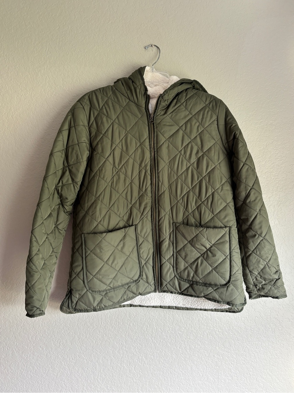 Old Navy Quilted Hooded Puffer Jacket Sherpa lined in Olive women’s M